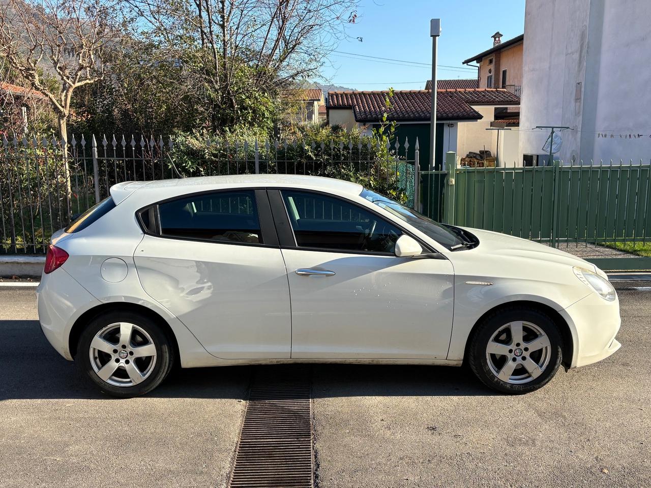 Alfa Romeo Giulietta 1.6 JTDm-2 105 CV Exclusive