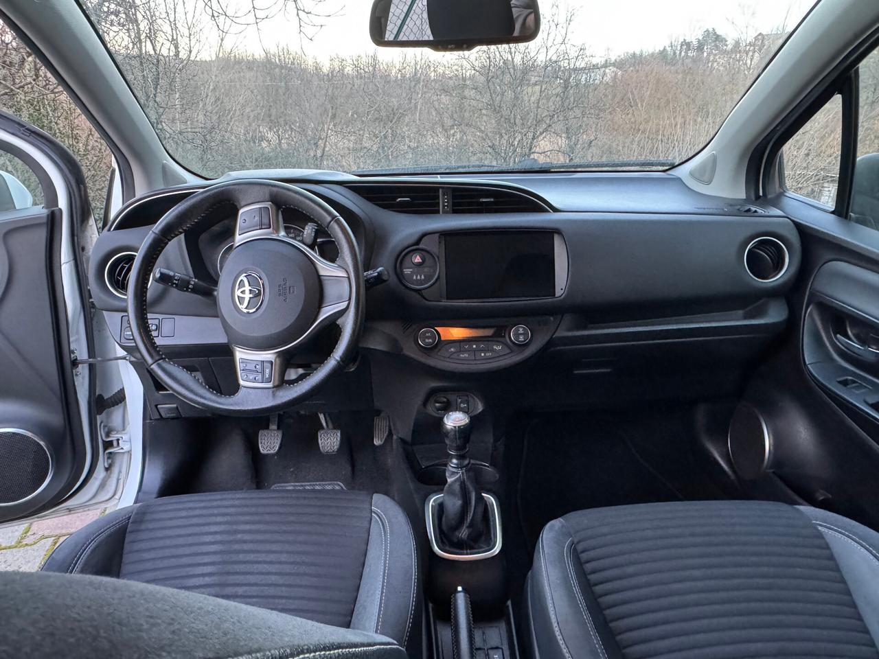 Toyota Yaris 1.4 D-4D 5 porte Lounge 05/2015