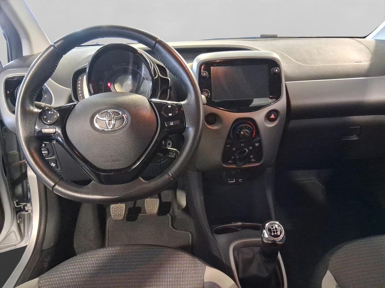 Toyota Aygo Connect 1.0 VVT-i 72 CV 5 porte x-play
