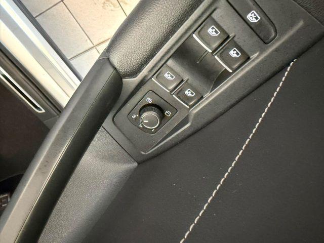 VOLKSWAGEN Tiguan 2.0 TDI DSG 4MOTION R-Line //TETTO//PELLE/LED