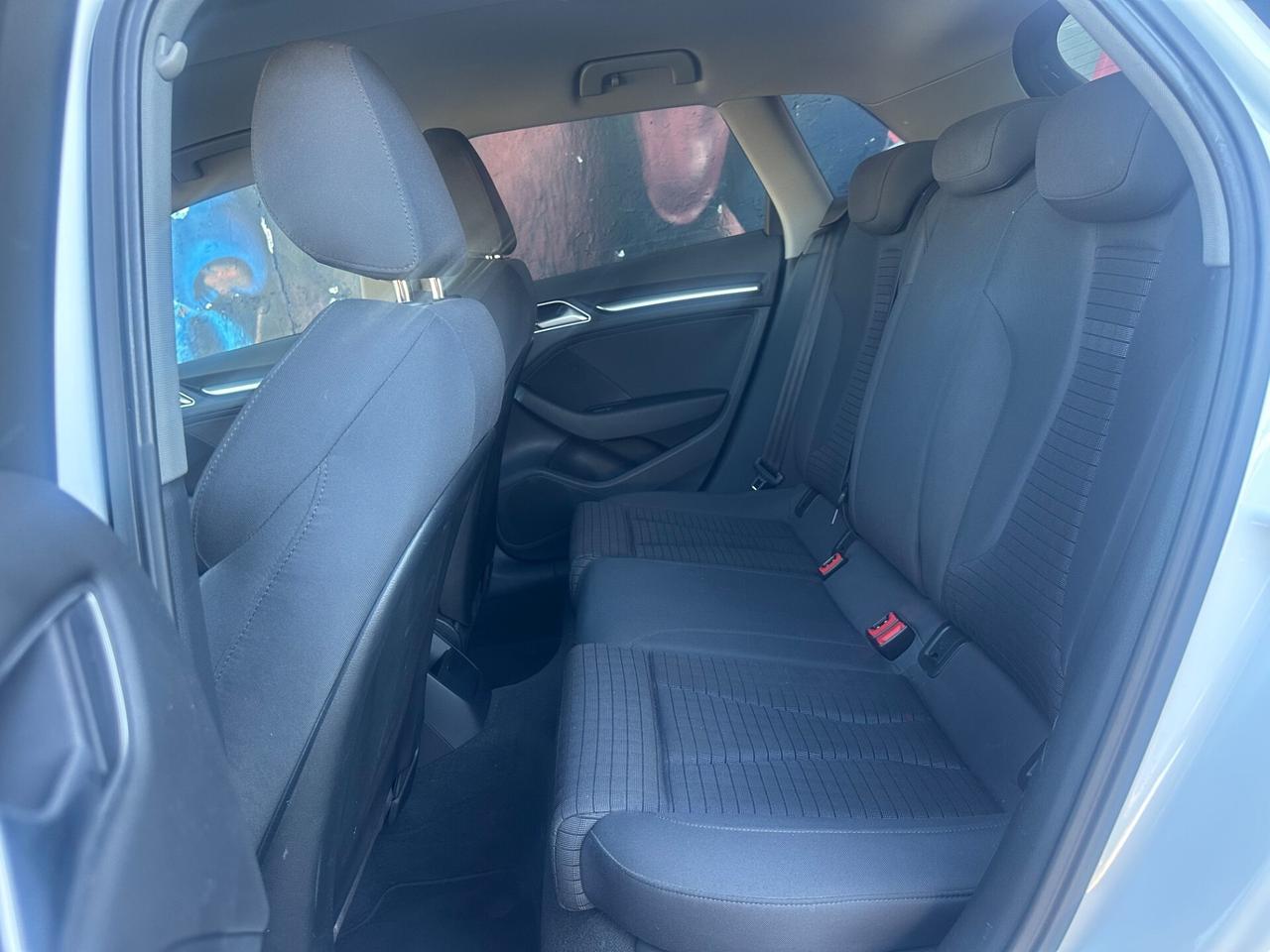 Audi A3 SPB 1.6 TDI/NAVI/LED/SENSORI