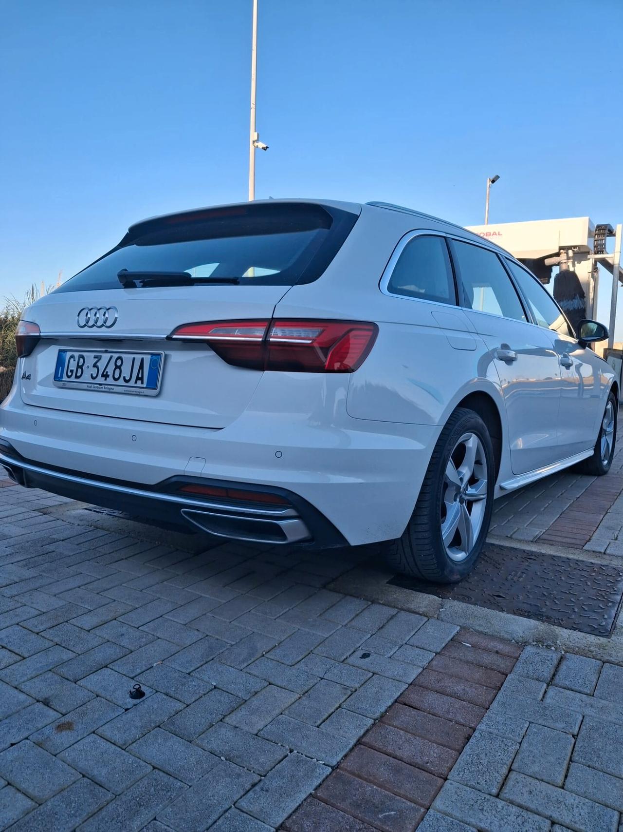 Audi A4 Avant 30 TDI Business Advanced Garanzia Europea