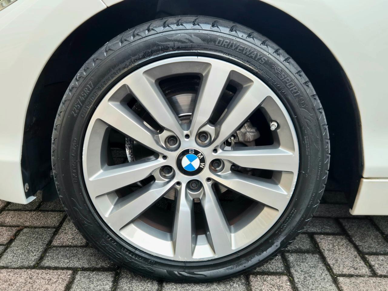 Bmw 116 116d 5p. Advantage