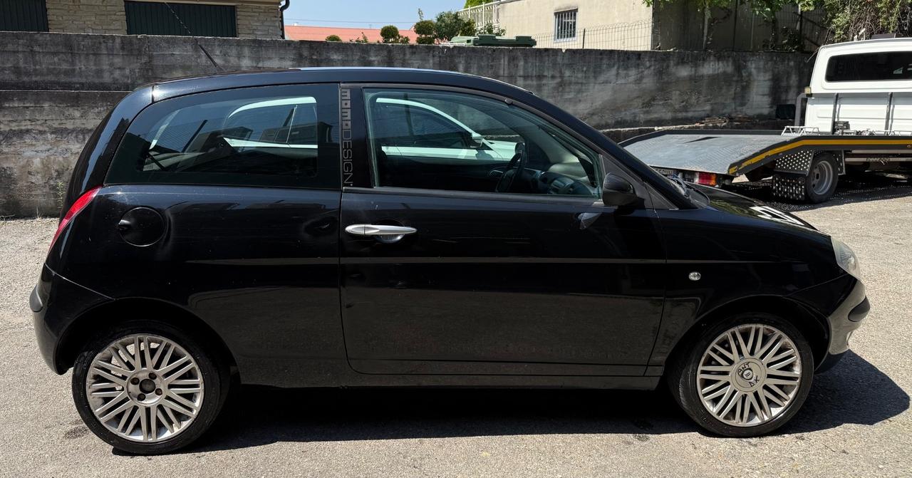 Lancia Ypsilon 1.2 16V Momo Design