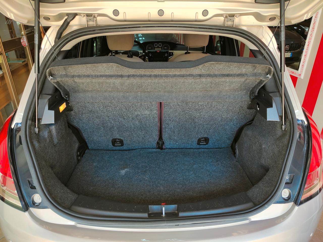 Lancia Ypsilon 0.9 TwinAir 85 CV 5 porte Metano Ecochic Gold