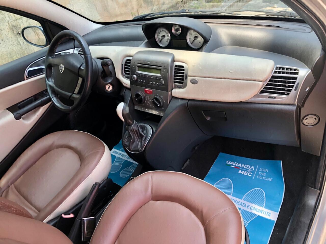 Lancia Ypsilon 1.3 MULTIJET 90 CV Sport MomoDesign