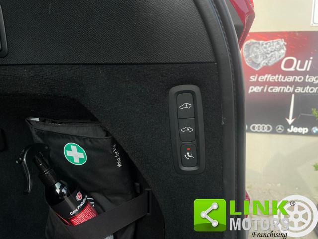 VOLVO XC90 D5 AWD Geartronic 7 posti Inscription