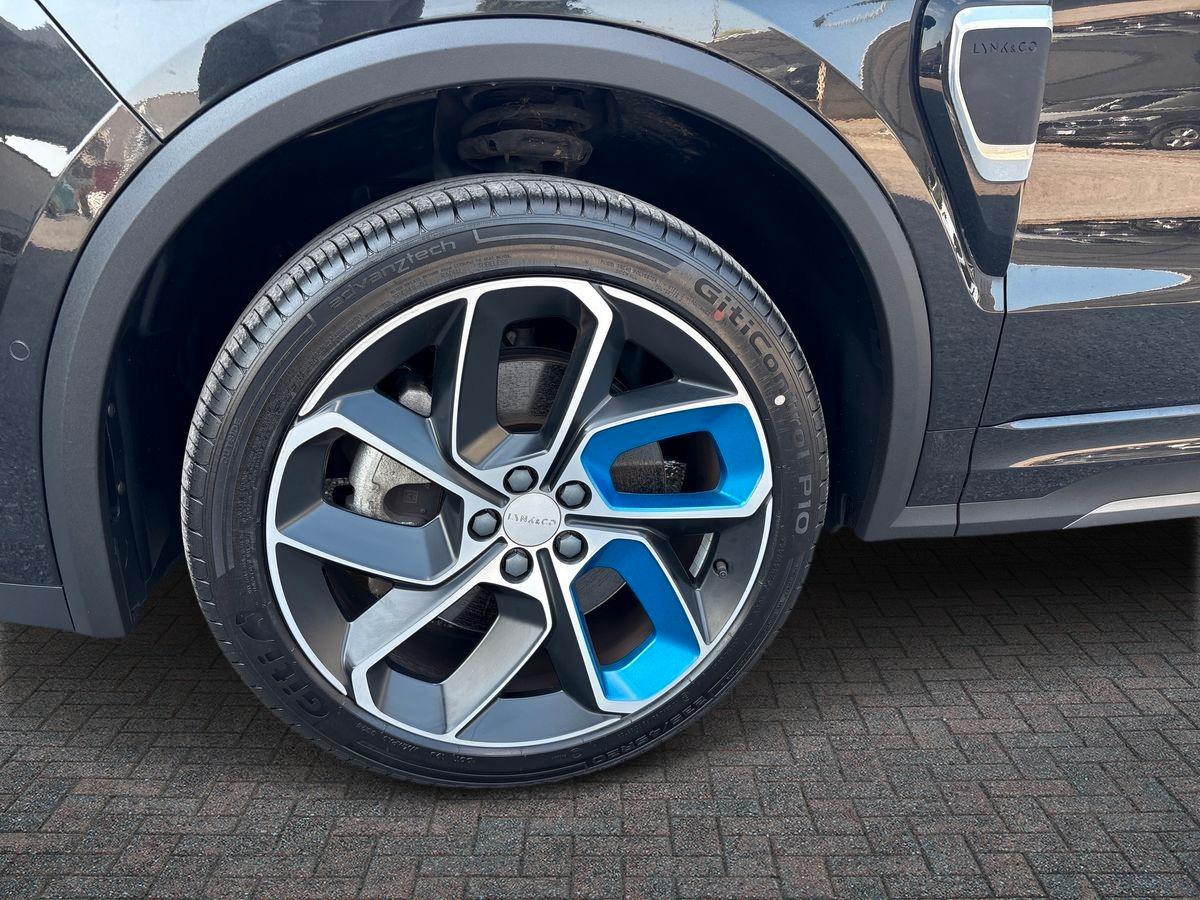 LYNK&CO 01 1.5 td phev auto