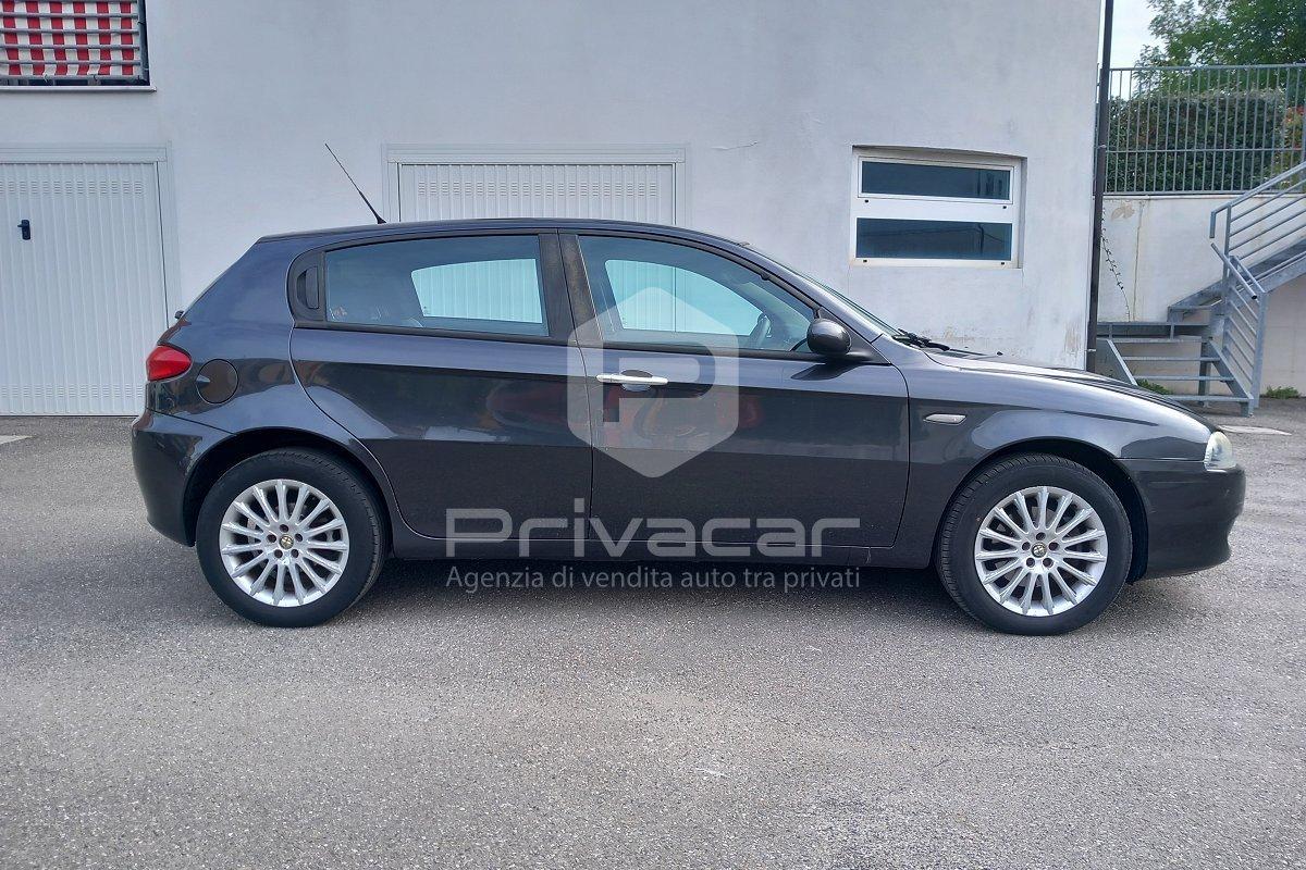 ALFA ROMEO 147 1.9 JTD (120) 5 porte Distinctive