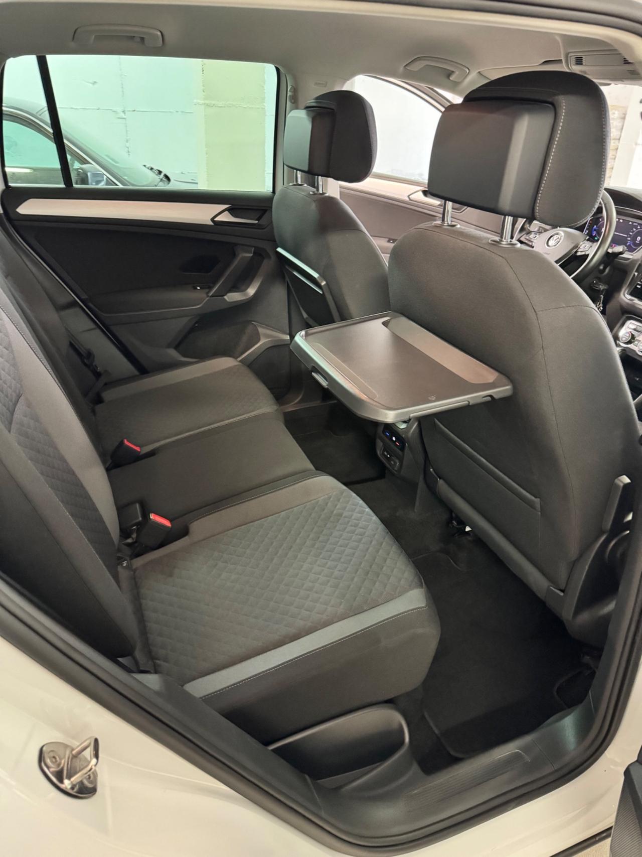 Volkswagen Tiguan 2.0 TDI SCR DSG 4MOTION Sport BMT R-LINE