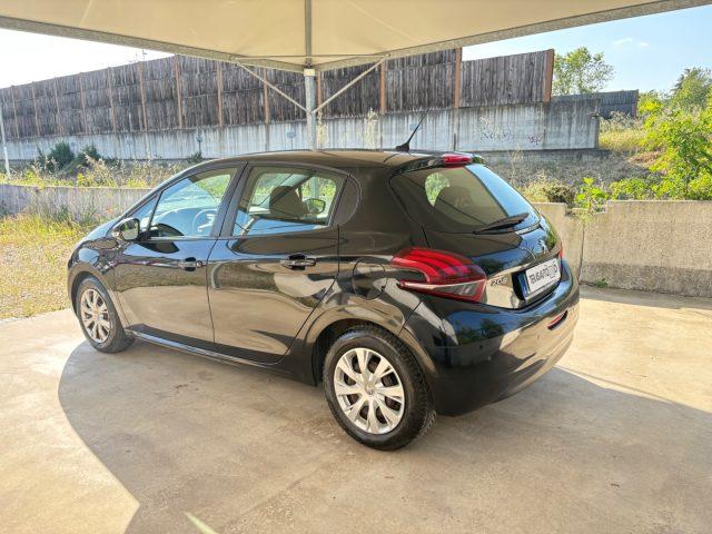 PEUGEOT 208 1.2 82cv 5 porte POCHI CHILOMETRI OK NEOPATENTATI