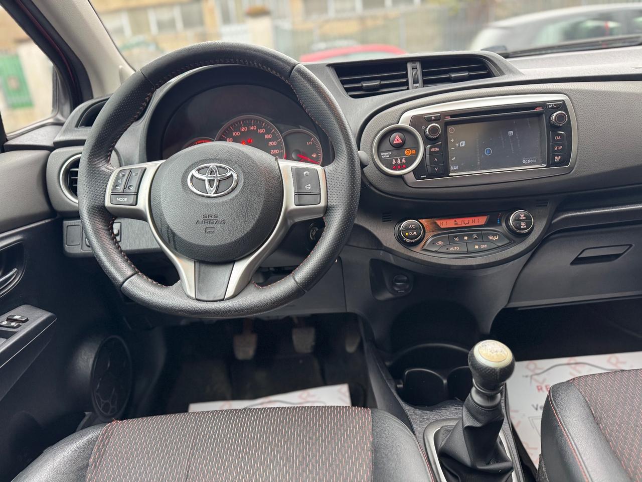 Toyota Yaris 1.3 3 porte Lounge CVT Stop & Start