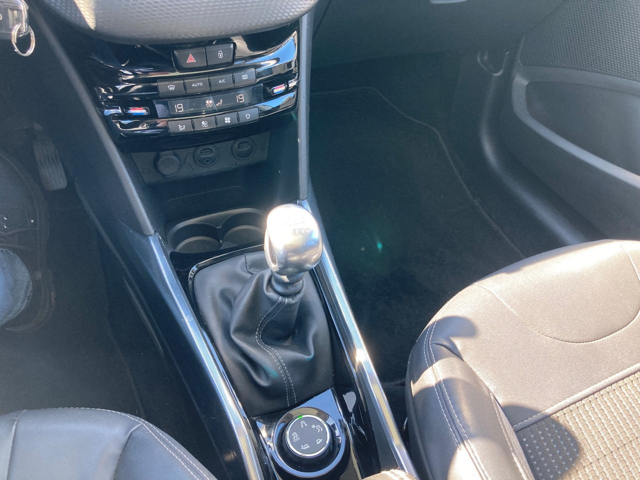 Peugeot 2008 1.6 e-HDi 115 CV Stop&Start Allure