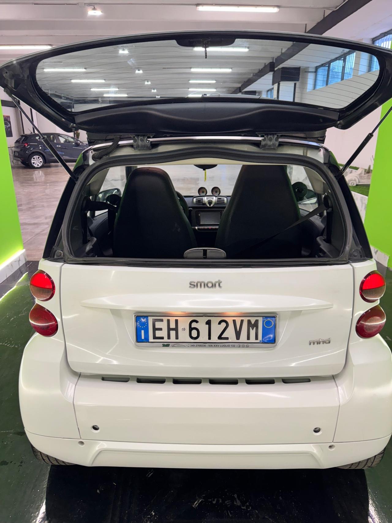 Smart ForTwo 52 kW MHD coupé White Tailor Made