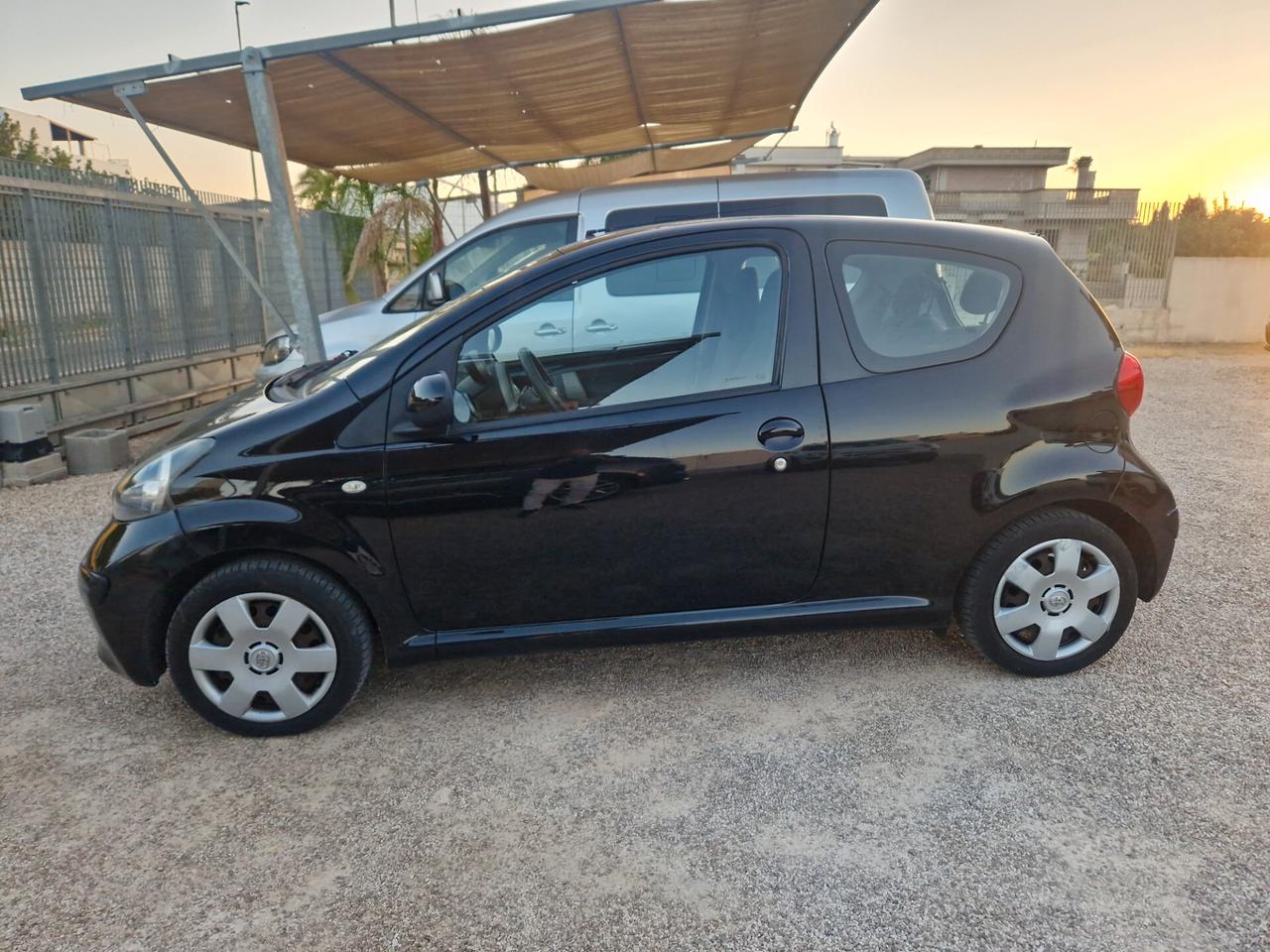 Toyota Aygo 1.0 12V VVT-i 3 porte Sol