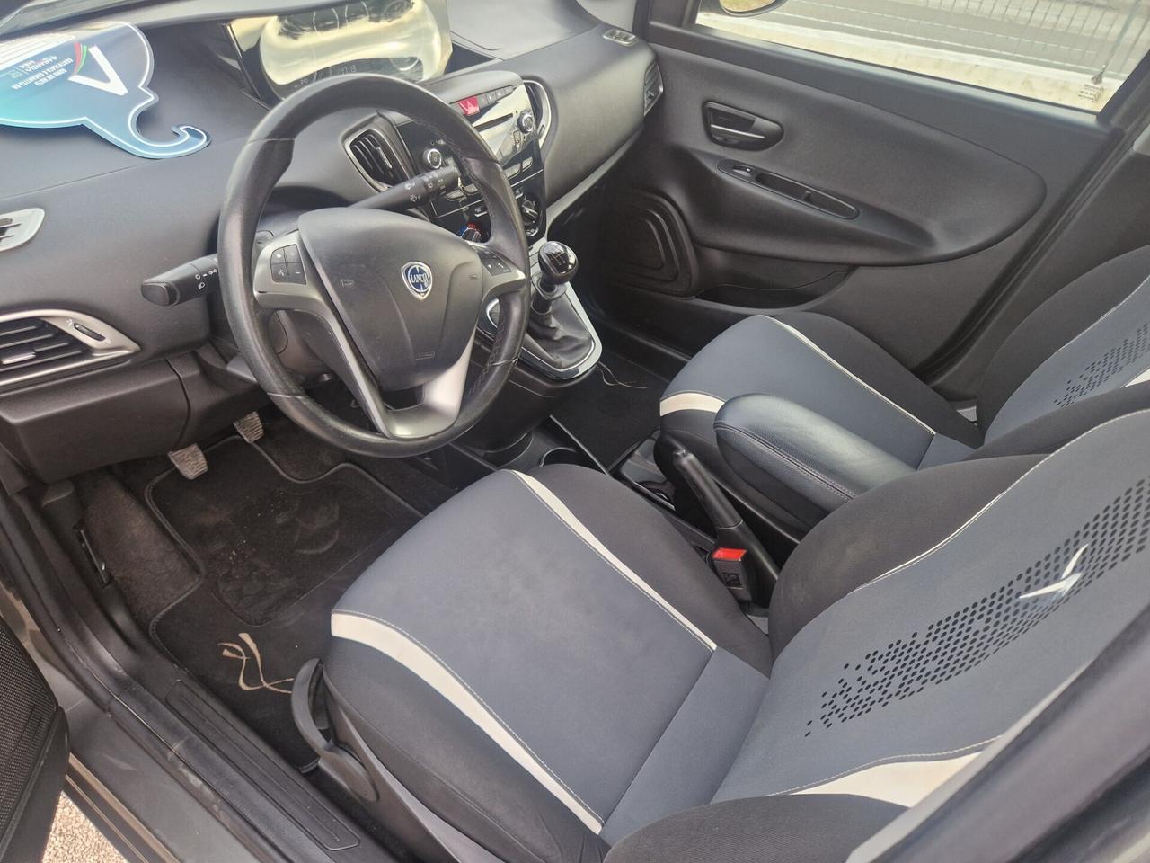 Lancia Ypsilon 0.9 TwinAir 85 CV Metano - 2014
