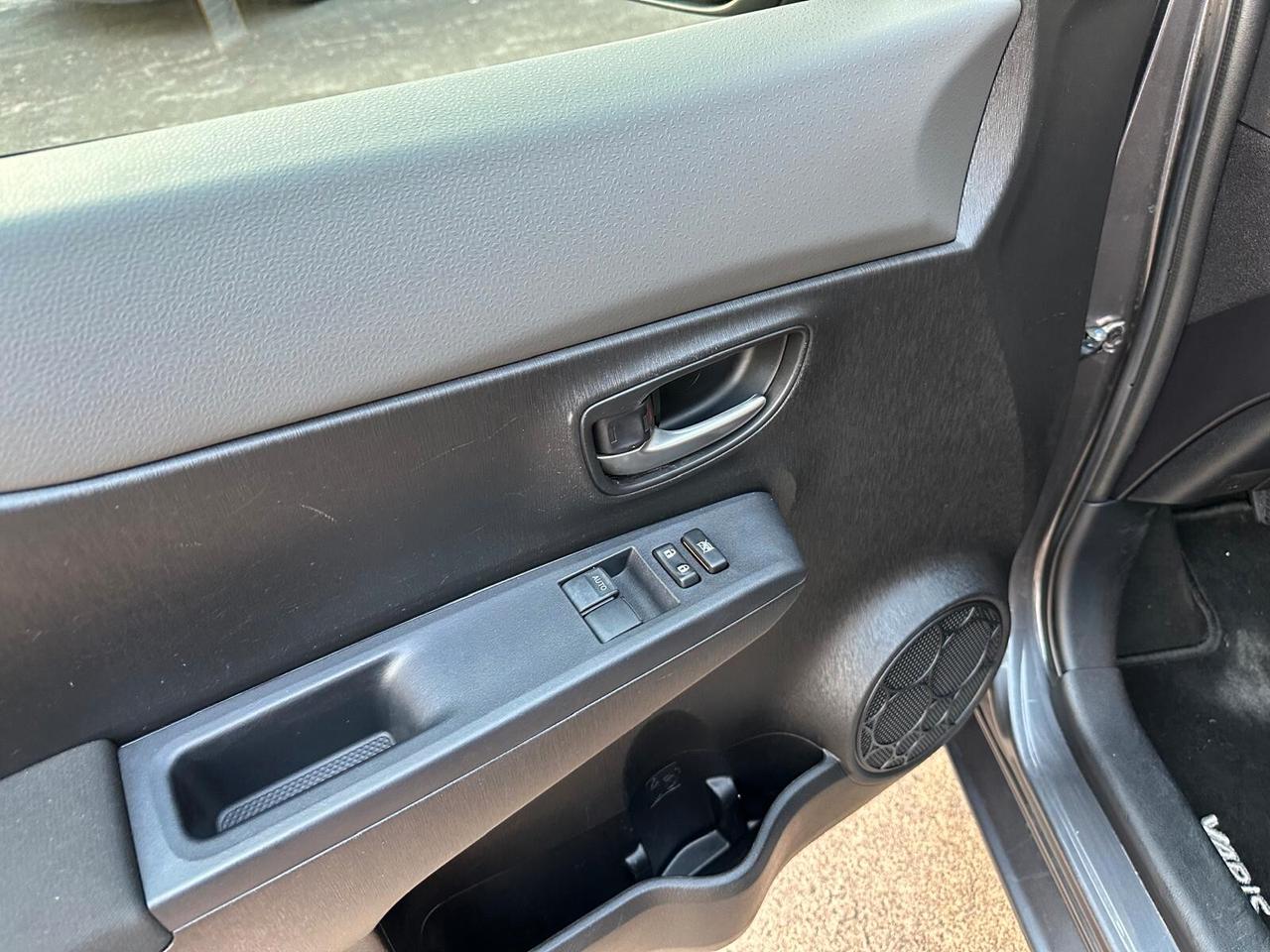 Toyota Yaris 1.3 5 porte Lounge Multidrive S