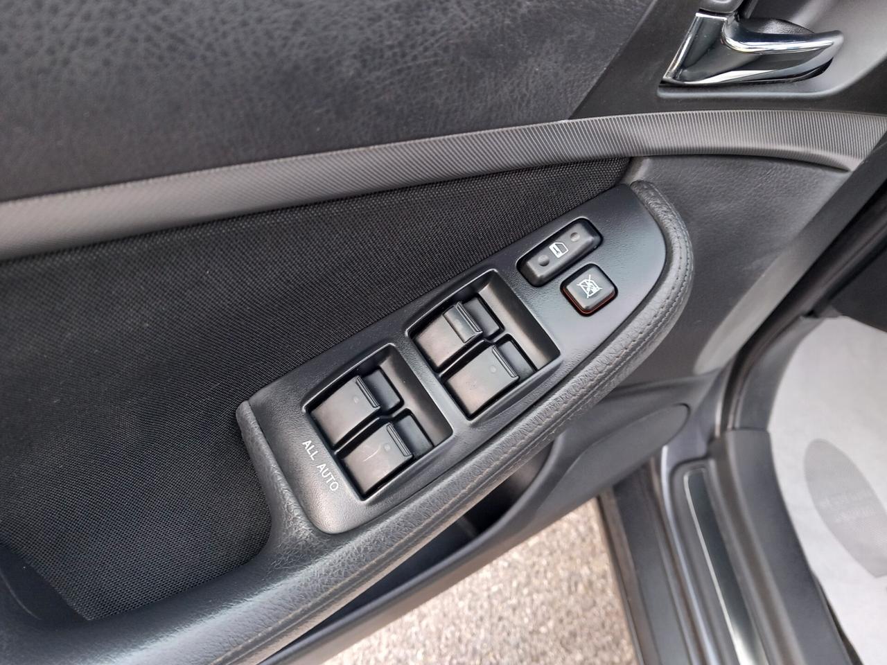 Toyota Avensis SW 2.2 D-4D KM 113000!!!