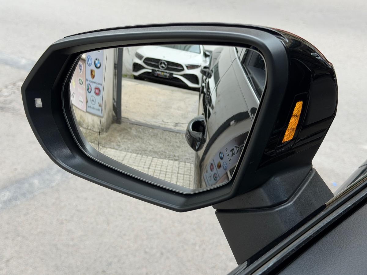 Audi Q3 Sportback 40TDI Quattro S-line Identity Black 200CV