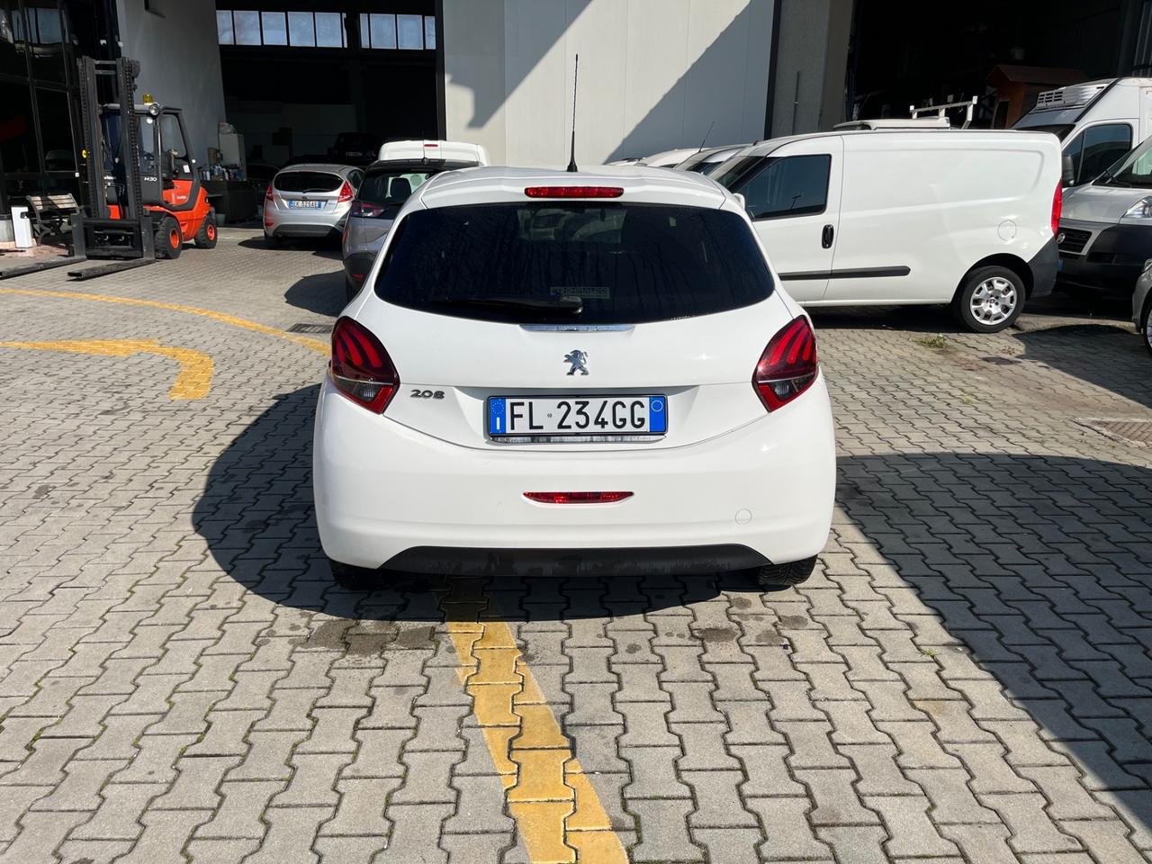 Peugeot 208 BlueHDi 75 3 porte Allure