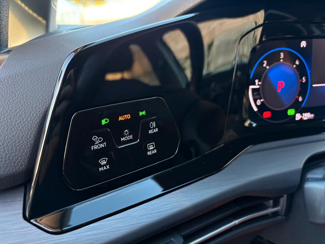 Volkswagen Golf 2.0 TDI DSG Style STUPENDA COME NUOVA