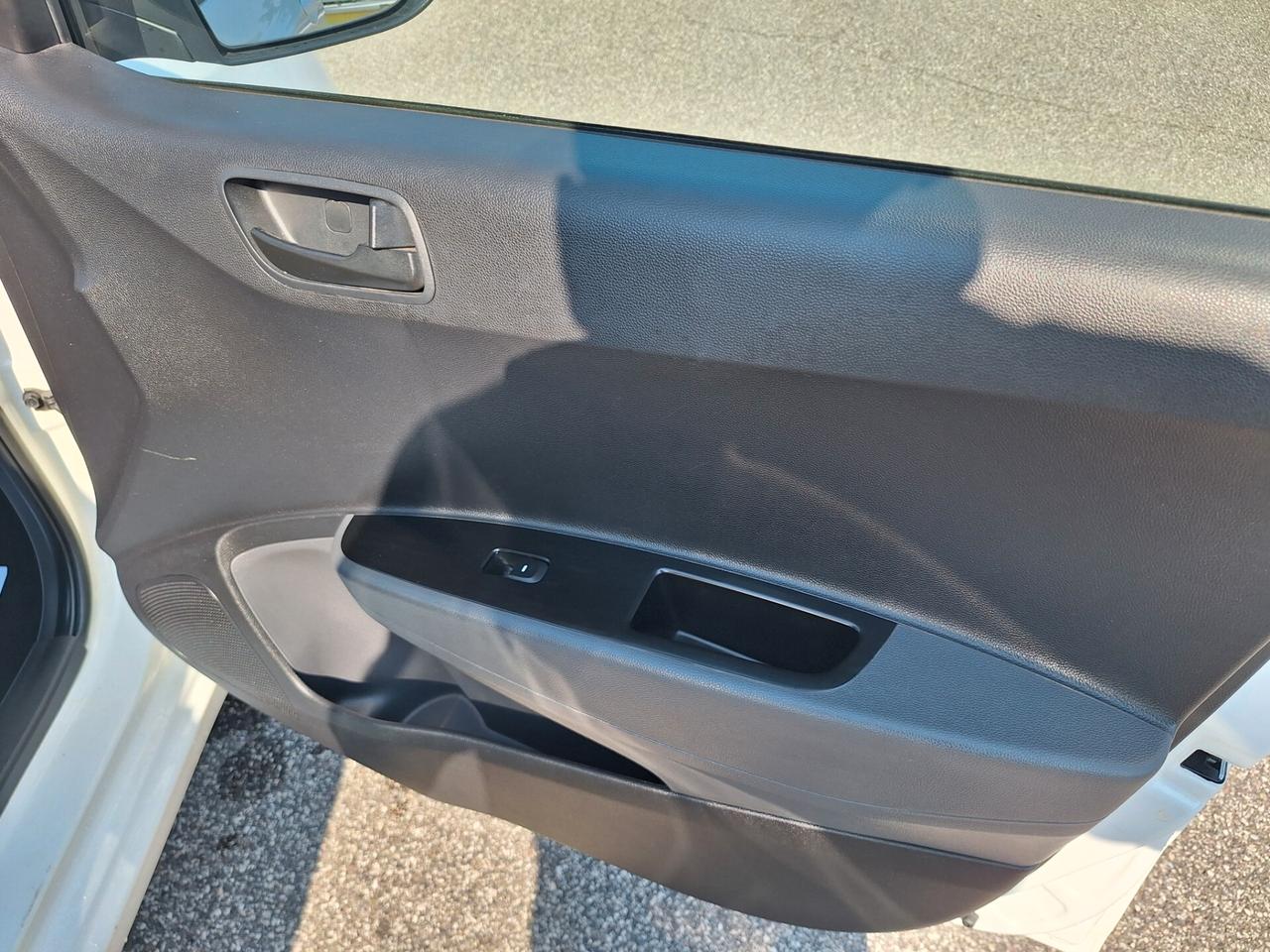 Hyundai i10 1.0 BENZINA NEOPATENTATI