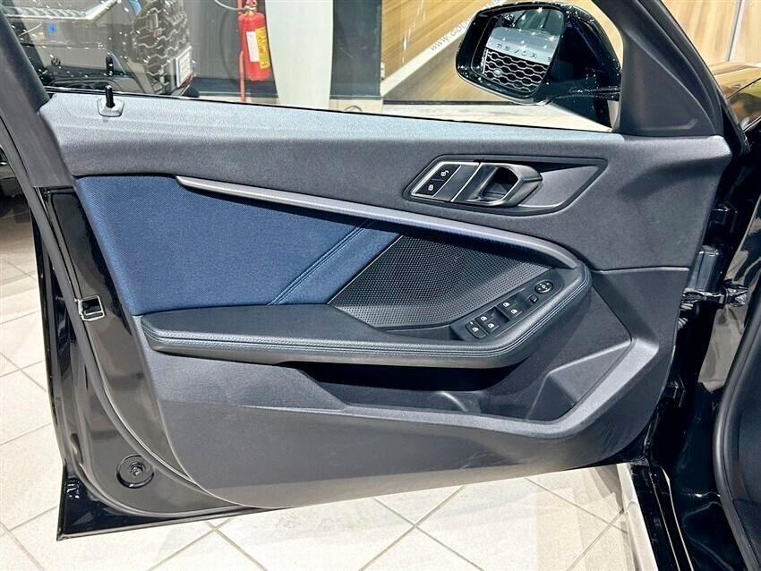 Bmw 116 116d 5p. Msport