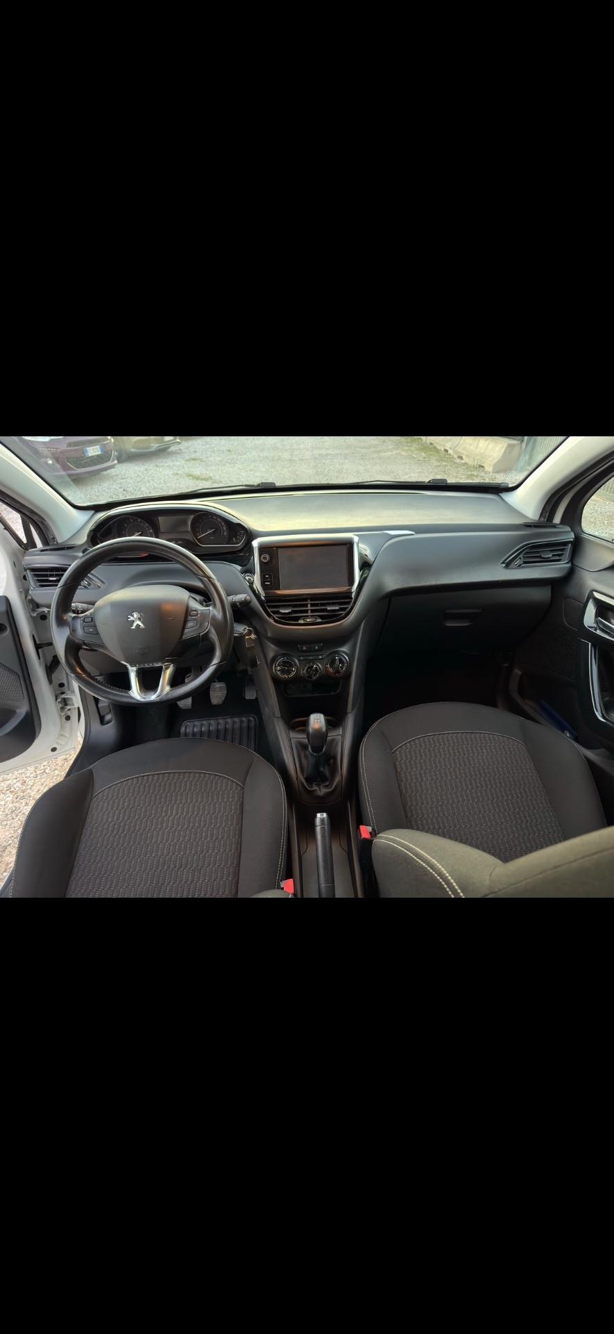 Peugeot 208 PureTech 82 5 porte Allure