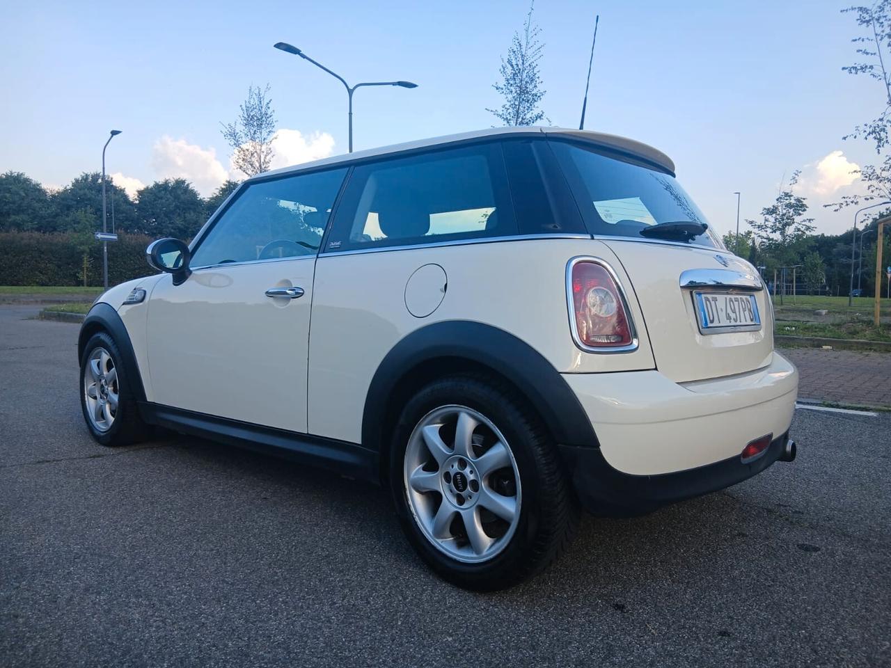 Mini 1.4 16V One Chili