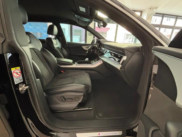Audi Q8 45 3.0 tdi mhev Quattro Tiptronic S-Line