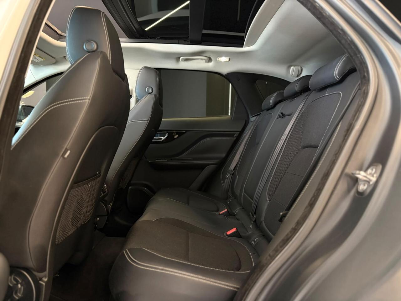 Jaguar F-Pace 3.0 D 300 CV AWD R-Sport