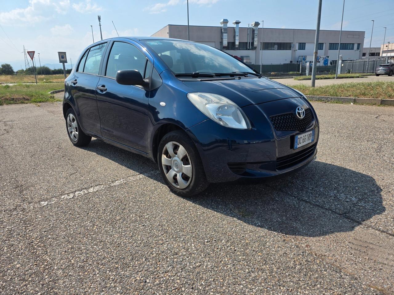 Toyota Yaris 1.0 5 porte