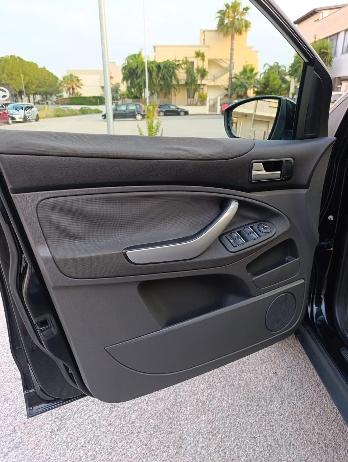 Ford Kuga 2.0 TDCi 140 CV 2WD Titanium Gancio Traino