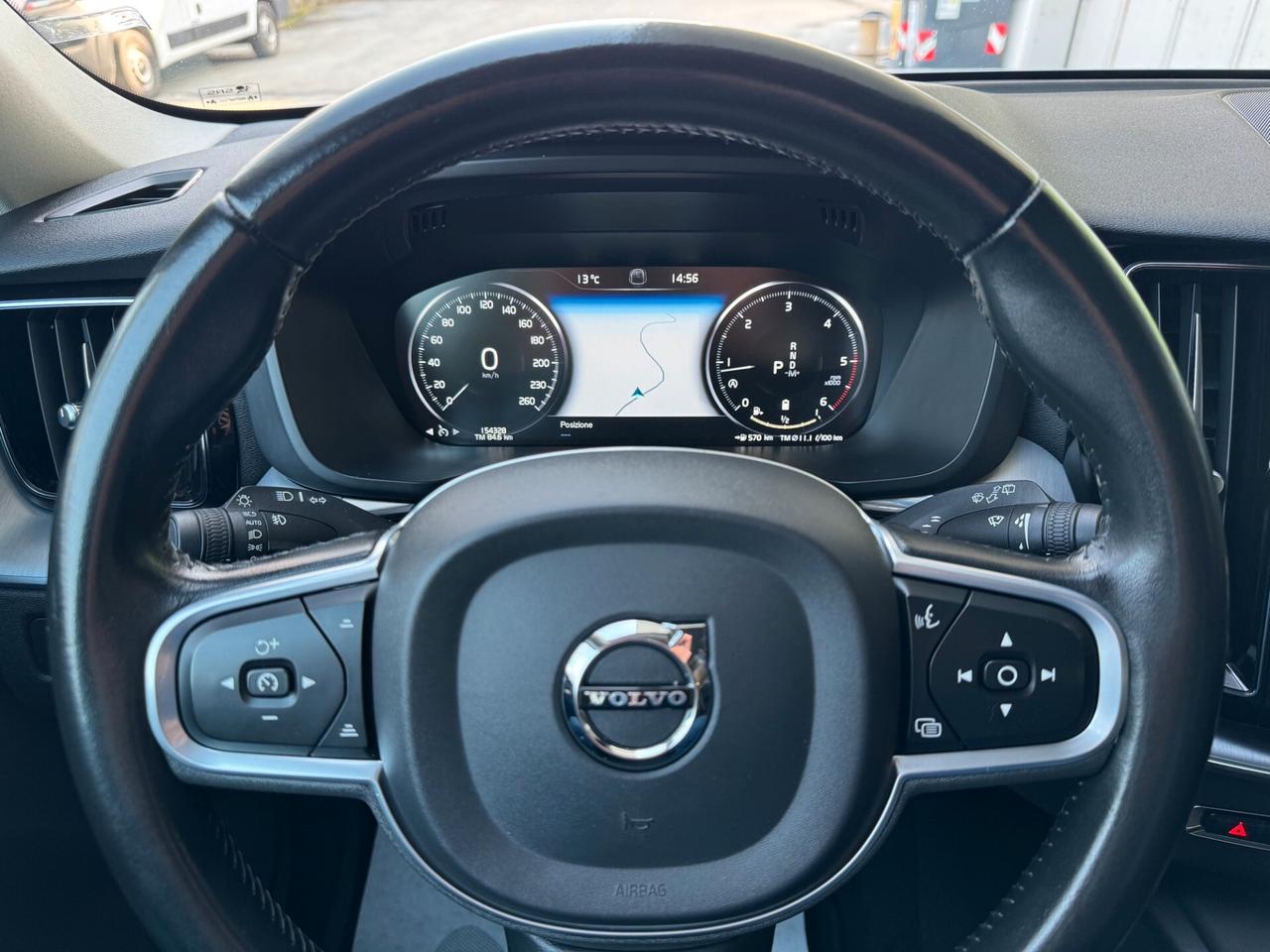 Volvo XC60 2.0 b4 MomentumPro AWD GEARTRONIC PROMO