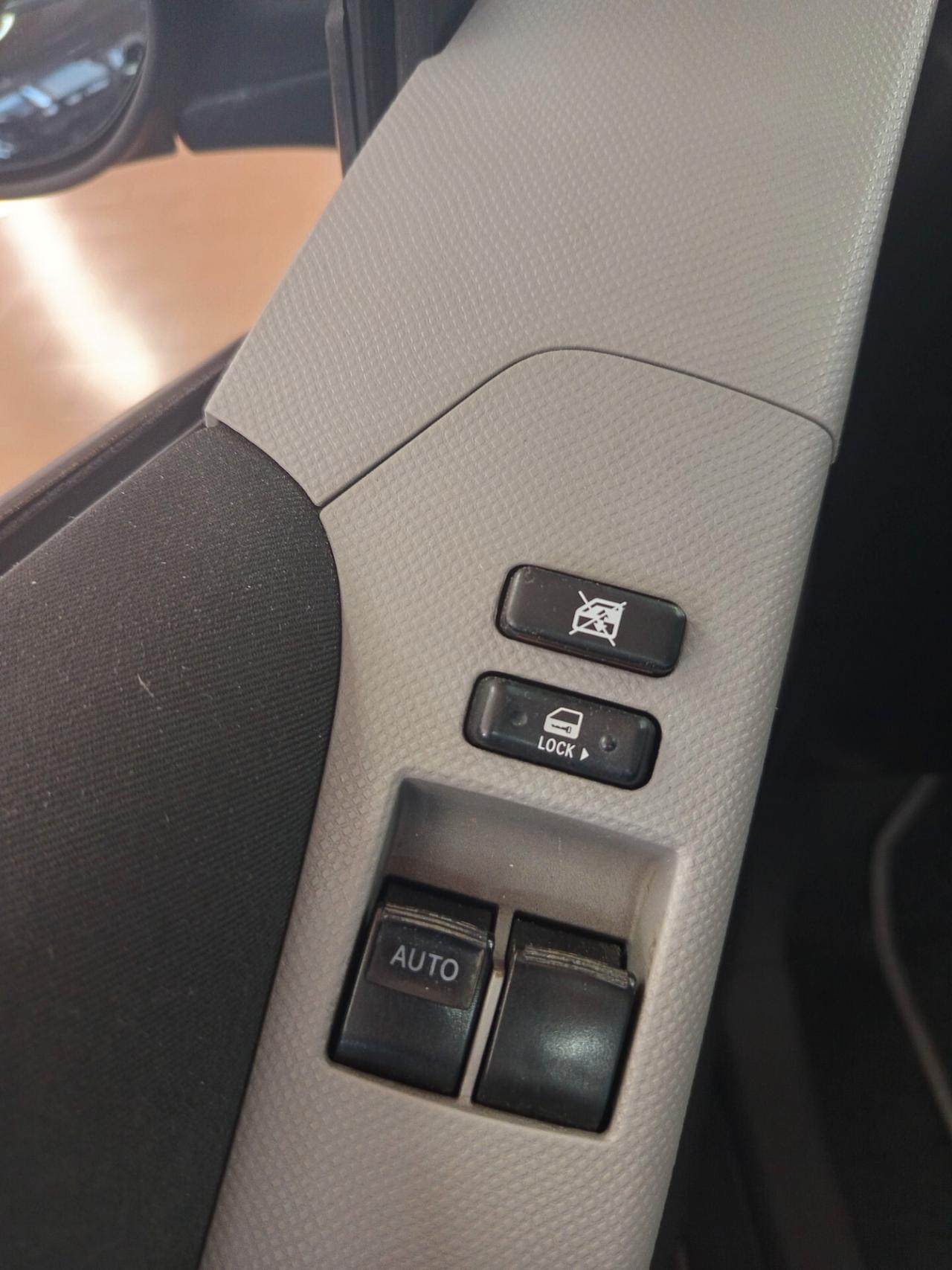 Toyota Yaris 1.0 5 porte, 126 Mila chilometri ok neopatentati