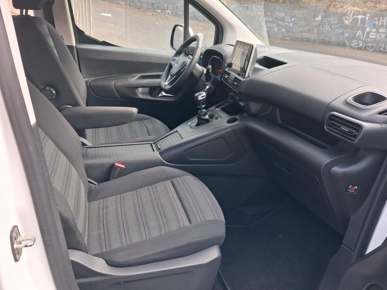 Opel Combo Life Pianale ribassato con rampa disabili in carrozzina