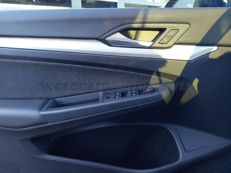 Volkswagen Golf VIII 2020 2.0 tdi Life 115cv dsg