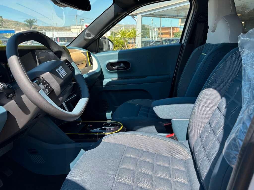 Fiat Grande Panda 1.2 Hybrid 110 CV S&S La Prima KM 0 / IVA ESPOSTA Tua a solo 225 Euro al mese