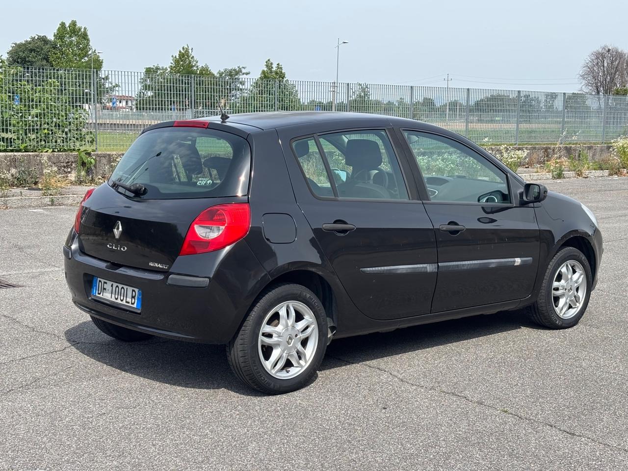 Renault Clio 1.2 16V 5 porte