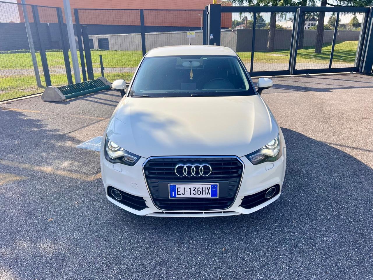 Audi A1 1.6 TDI Ambition sline