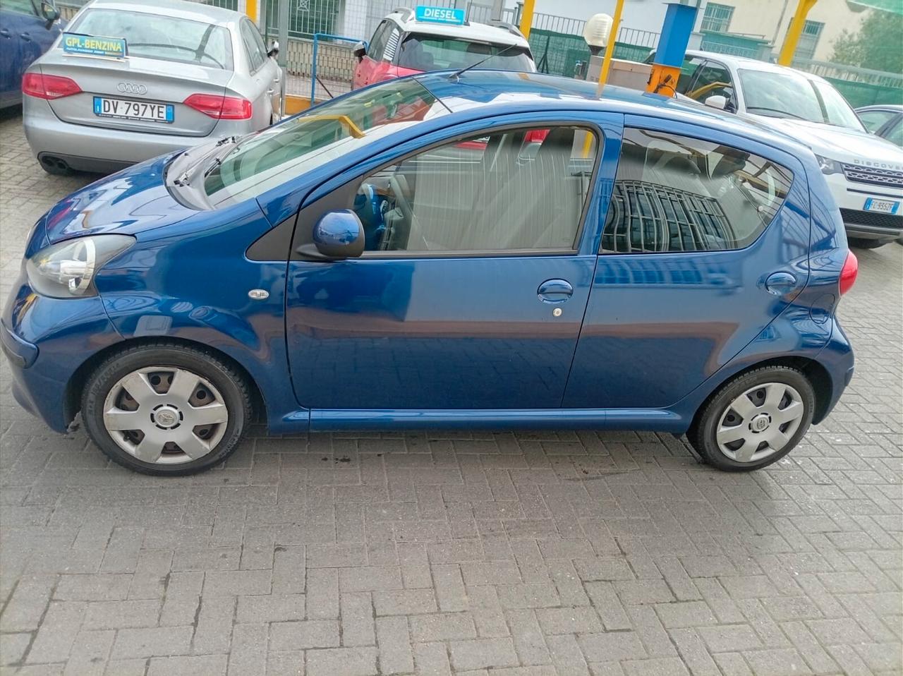 Toyota Aygo 1.0 12V VVT-i 5 porte Blue