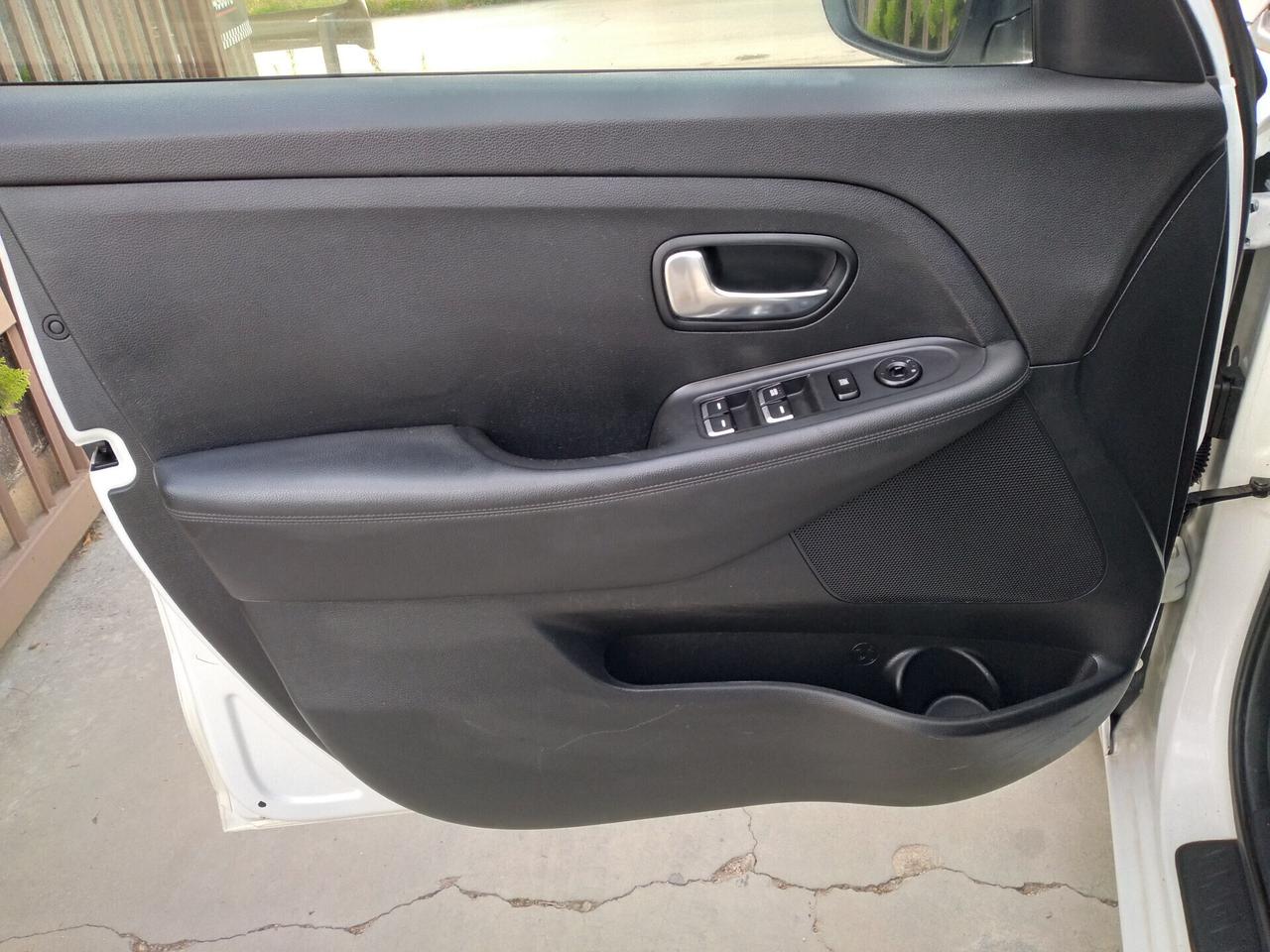 Kia Carens 1.7 CRDi 115 CV Class 7 posti