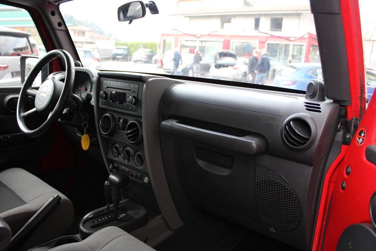 Jeep Wrangler 2.8 CRD Sport Plus Auto - torpedo con hard-top corta