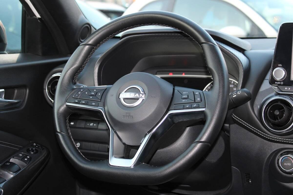 Nissan Juke 1.0 dig-t N-Connecta (Shadow) 114cv con CarPlay