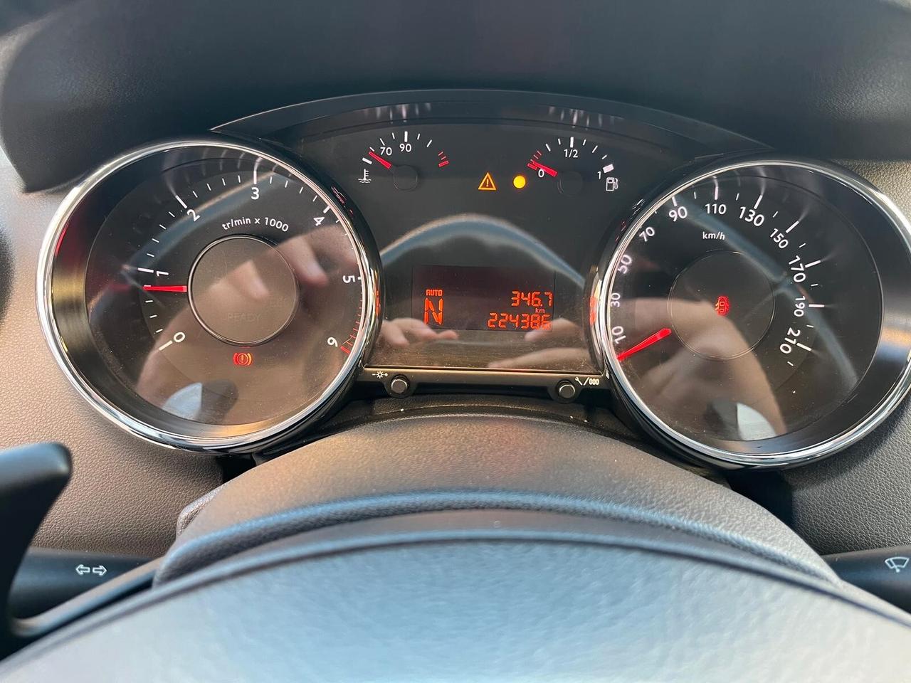 Peugeot 5008 1.6 e-HDi 115CV Stop&Start cambio robotizzato Active
