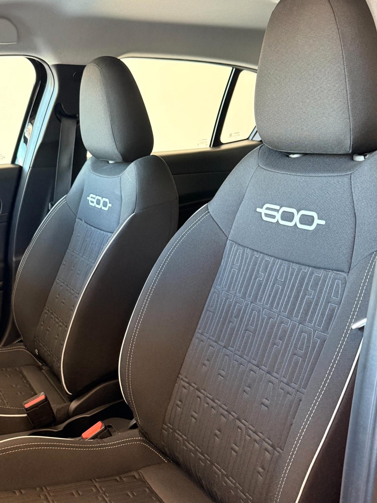 Fiat 600 1.2 hybrid La Prima II 110cv automatica APPLE CARPLAY,VIRTUAL COCKPIT,SENSORI PARCHEGGIO,GARANZIA UF