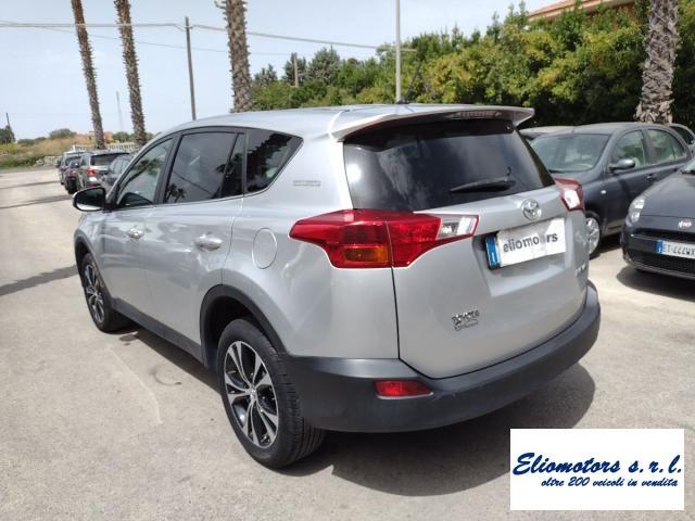 TOYOTA - RAV4 - 2.0 D-4D 2WD Business Pack