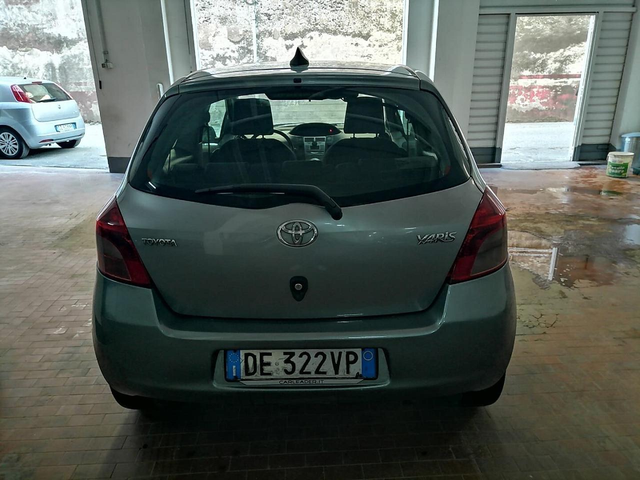 Toyota Yaris 1.4 D4D 90 Cv Sol cambio automatico