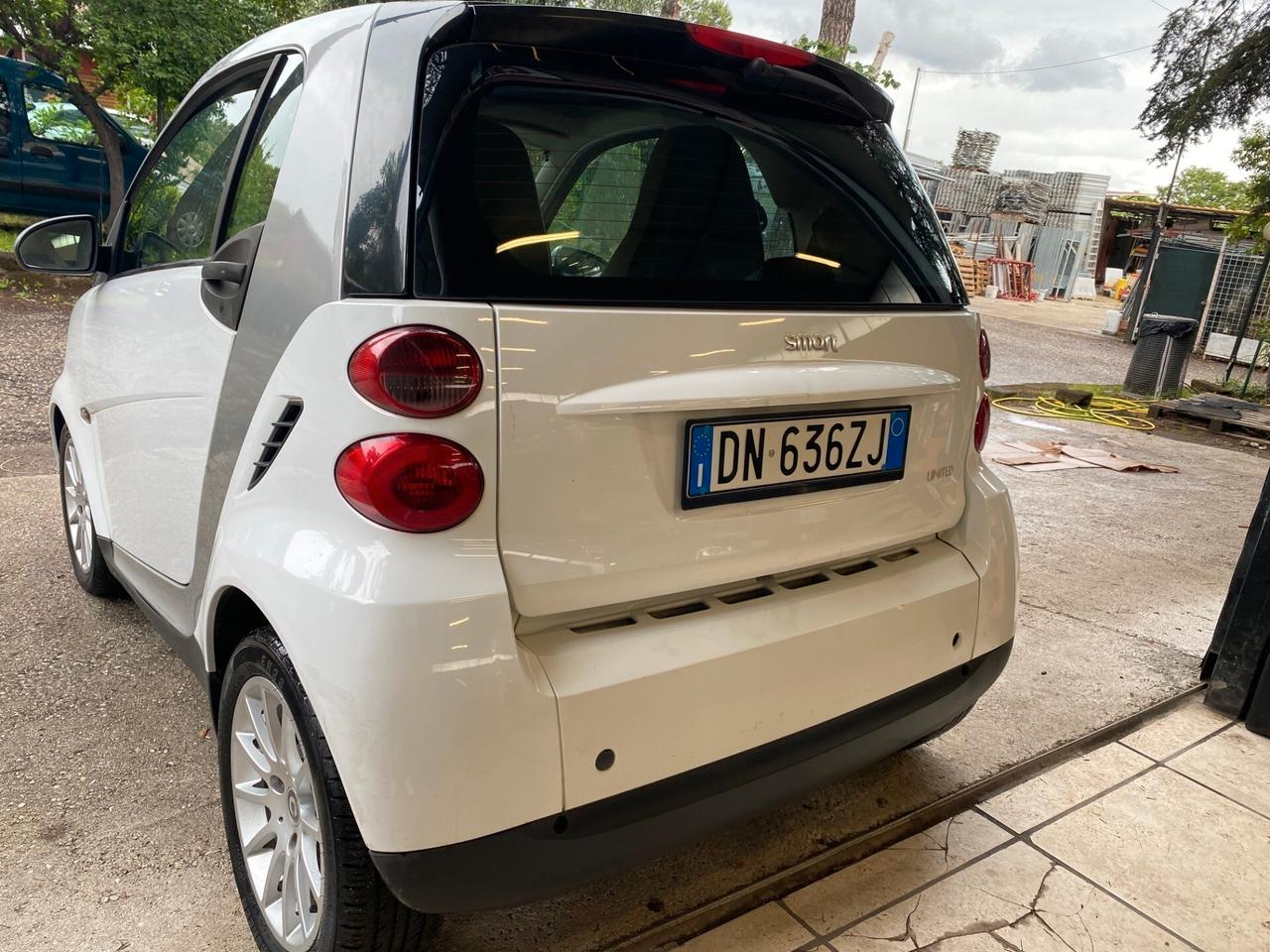 Smart ForTwo 1000 52 kW coupé LIMITED