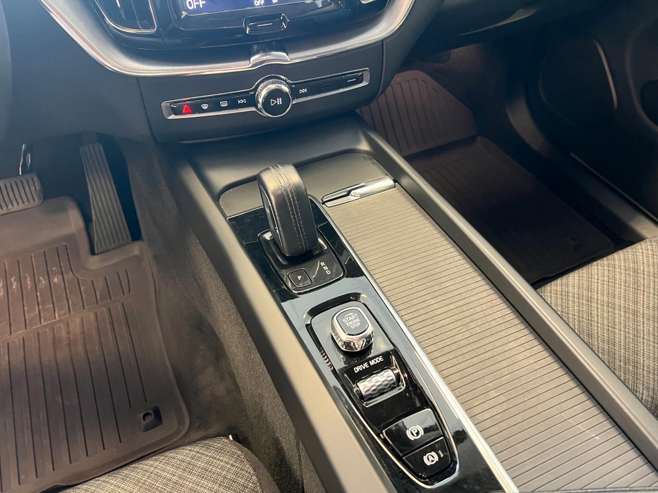 Volvo XC 60 X B4 (d) AWD Geartronic Momentum